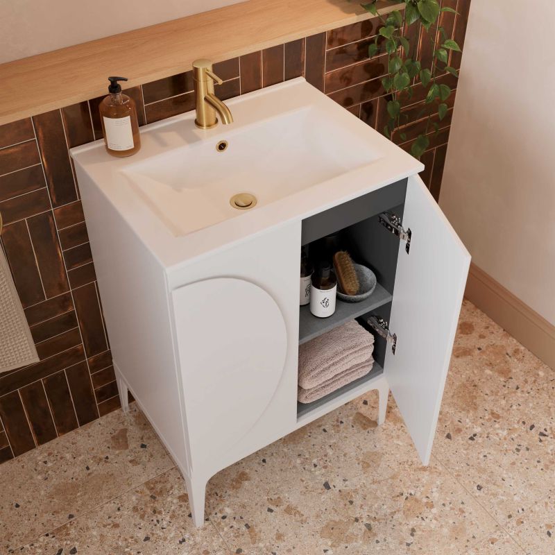CHIC bathroom furniture in white