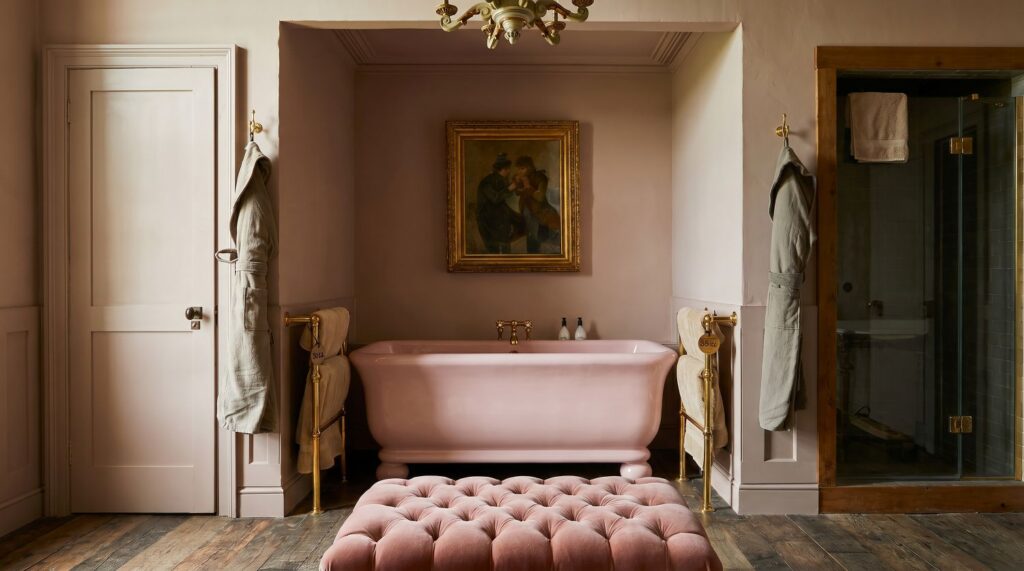 Pink-bath-landscape-