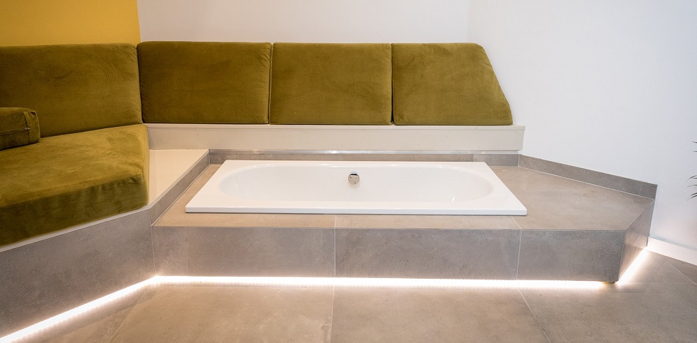 The BetteStarlet bath used in Your Home Made Perfect Bette Oval Silhouette