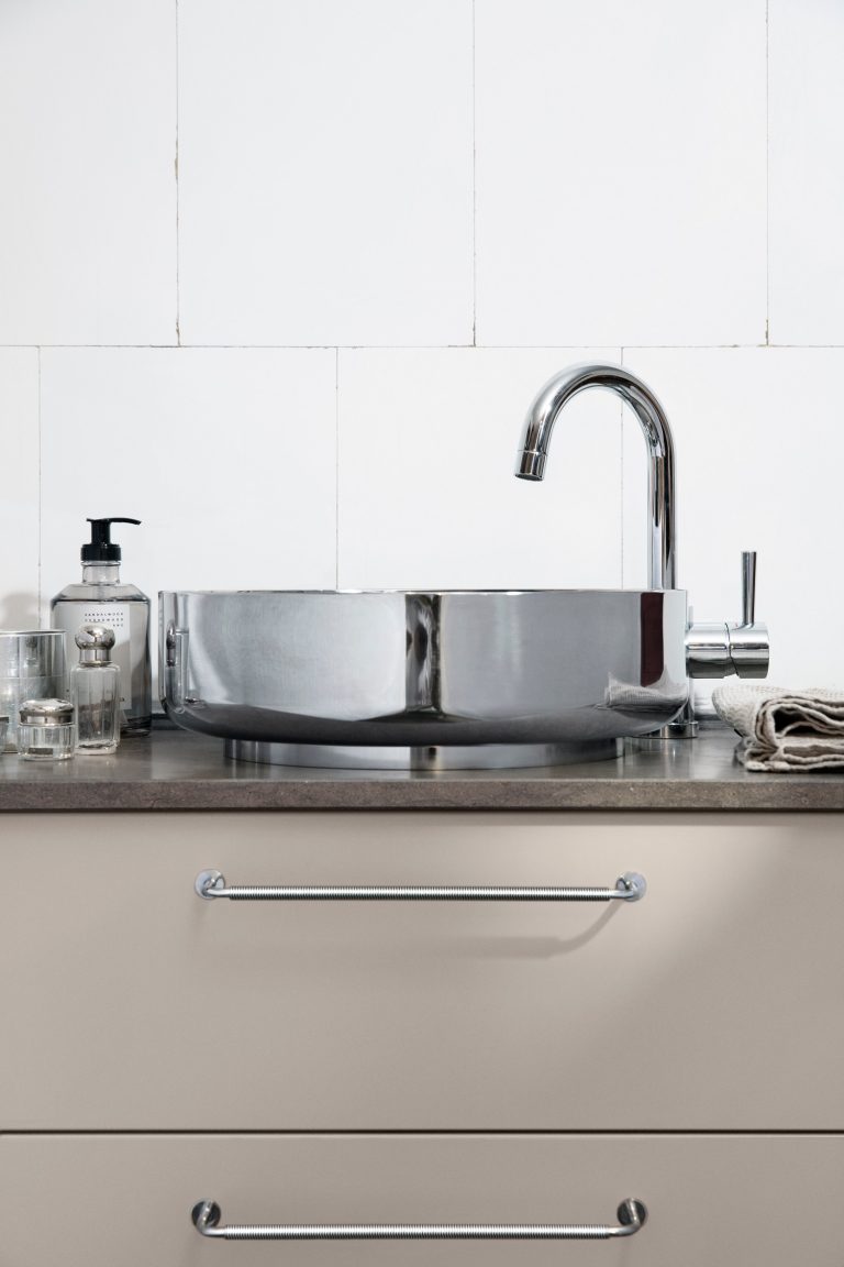 Supersink basin from Superfront delivers timeless style Suprfront Supersink