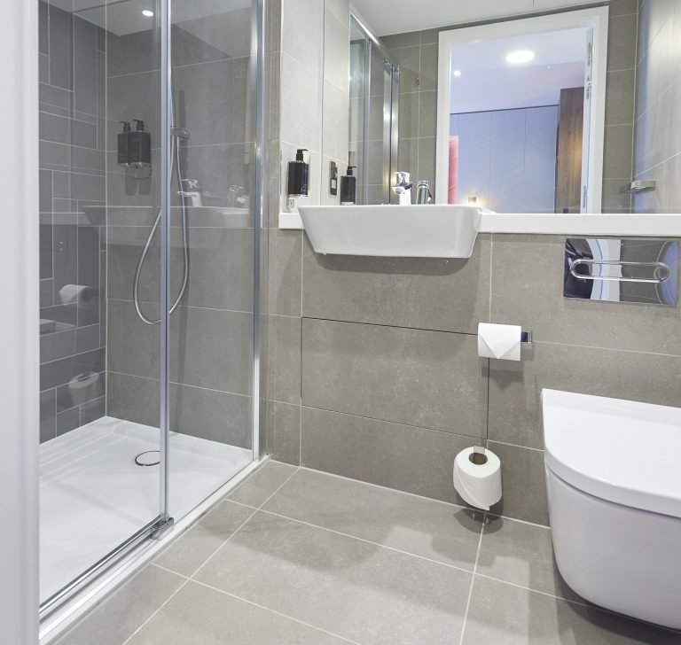 Roca Group specified for UK aparthotels Roca Roomzzz