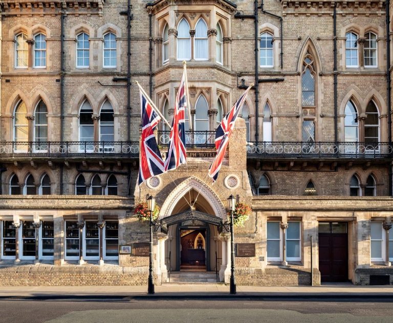 Bathroom_Review_Bette_Randloh_Hotel_Oxford_Graduate+Hotels