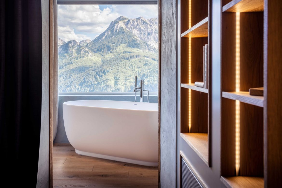 Burghotel Falkenstein: relax at an altitude of 1,250 meters Duravit bathtub