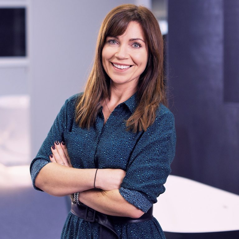 Julianna_Andrews_Aqualla