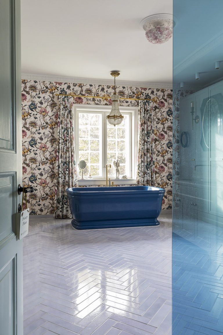 Unidrain helps create a 'rock-star' bathroom