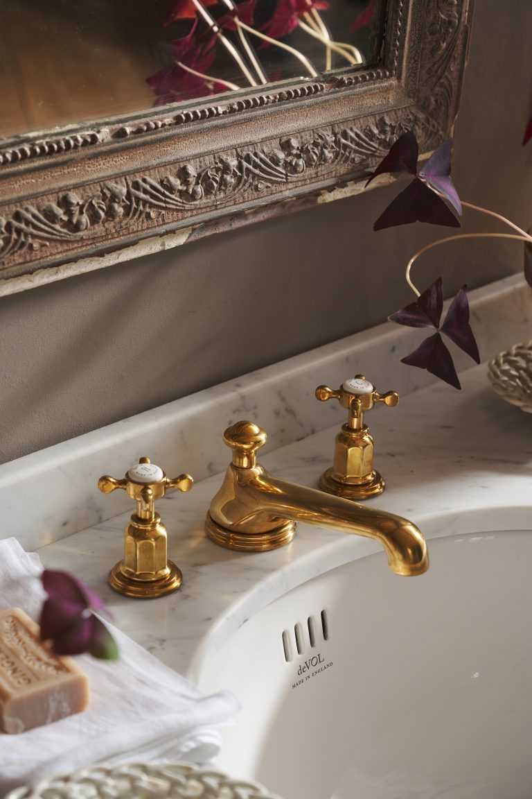 deVOL aged brass mixer