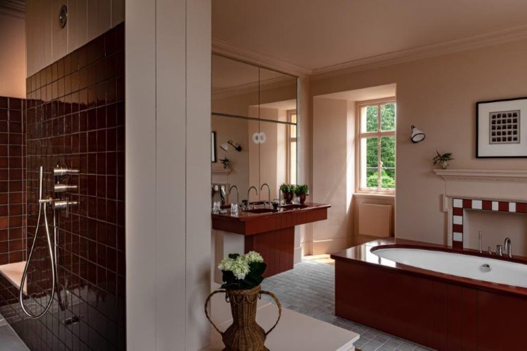 Bathroom-Review-Ritmonio_Cowley-Manor