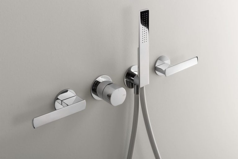 Introducing AYLA – elegant & practical stainless steel tapware by CEA athroom-Review-AYLA 35_polished-finish