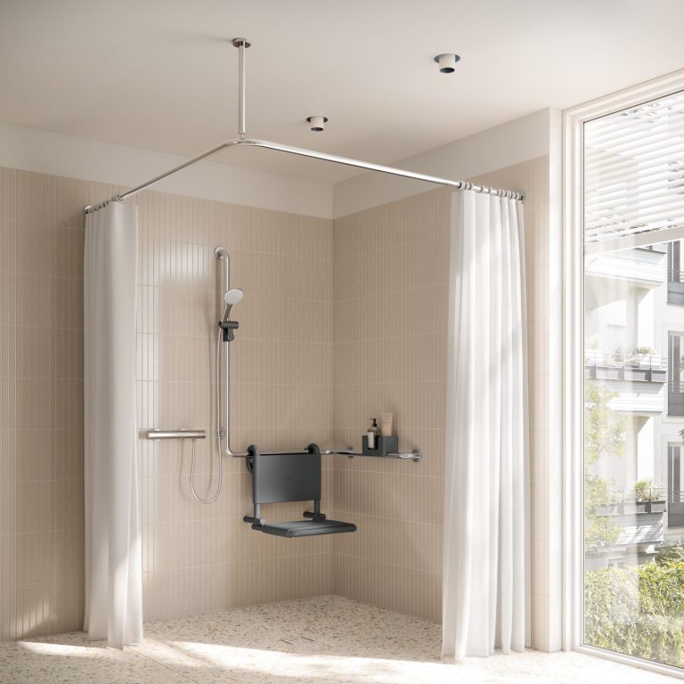 Bathroom-Review-HEWI-warm-touch-interieur-neu.