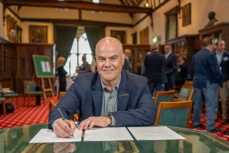 Global bathroom industry bodies support Windsor Declaration Bathroom-Review-Bill-Darcy-Windsor-declaration