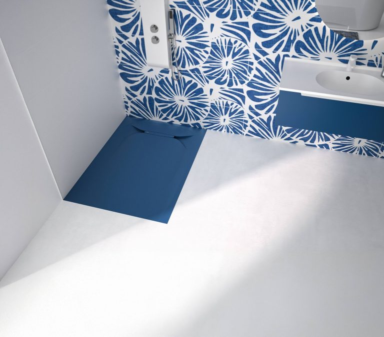 Bathroom-Review-kinediva-120x90-bleu-marine-photo-in-situ-