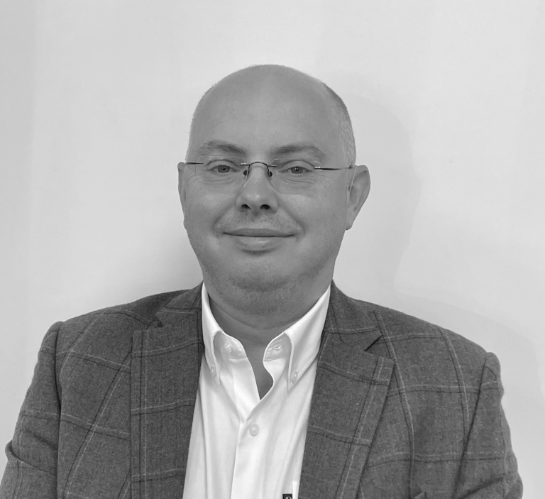 Frontline Bathrooms & Smiths Briten expand sales team Bathroom-Review-Smiths-Briten-Neil-Game