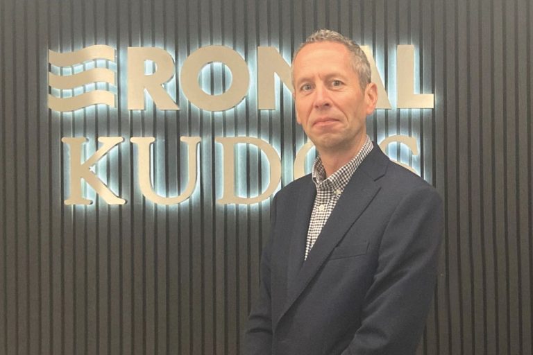 Bathroom-Review-KUDOS_StephenWoolsey