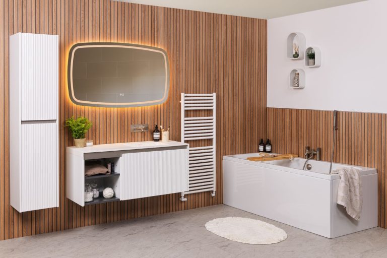 Tissino introduces Deluna mirror with Eclipse glass technology Deluna-Stratto-MW-Hugo