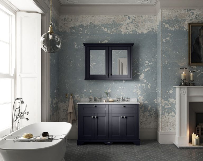 How-to-create-a-Regency-Style-Bridgerton-Bathroom