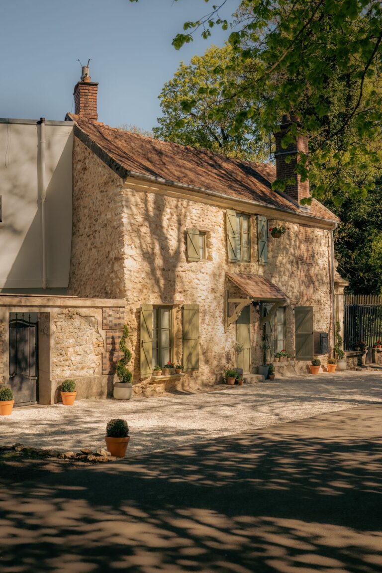 Duravit fittings specified for 400-year-old Paris gatehouse conversion Duravit-Historic-Paris-Gatehouse-Conversion